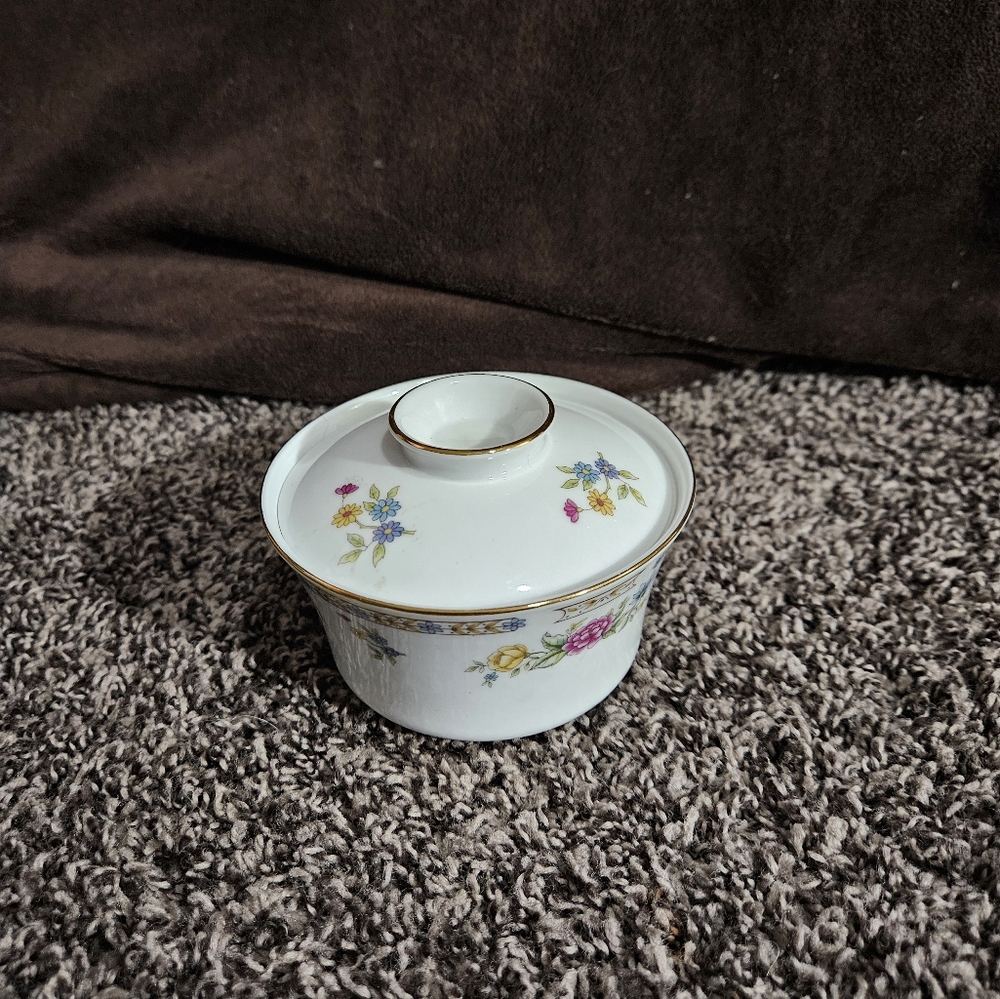 Sugar / trinket bowl